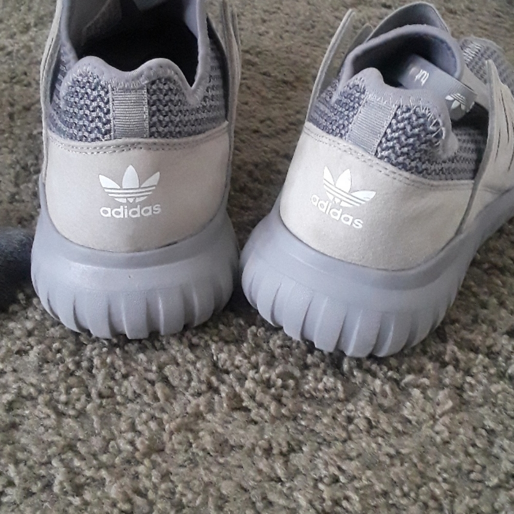 Shoes - Picture 3 of 4